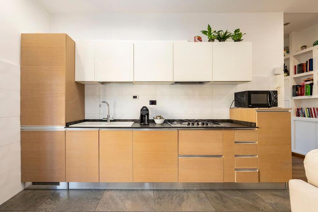 Stylish Apartment Rome Air Conditionig Wifi Tv 50 Metro 4 Minutes Away Exterior photo